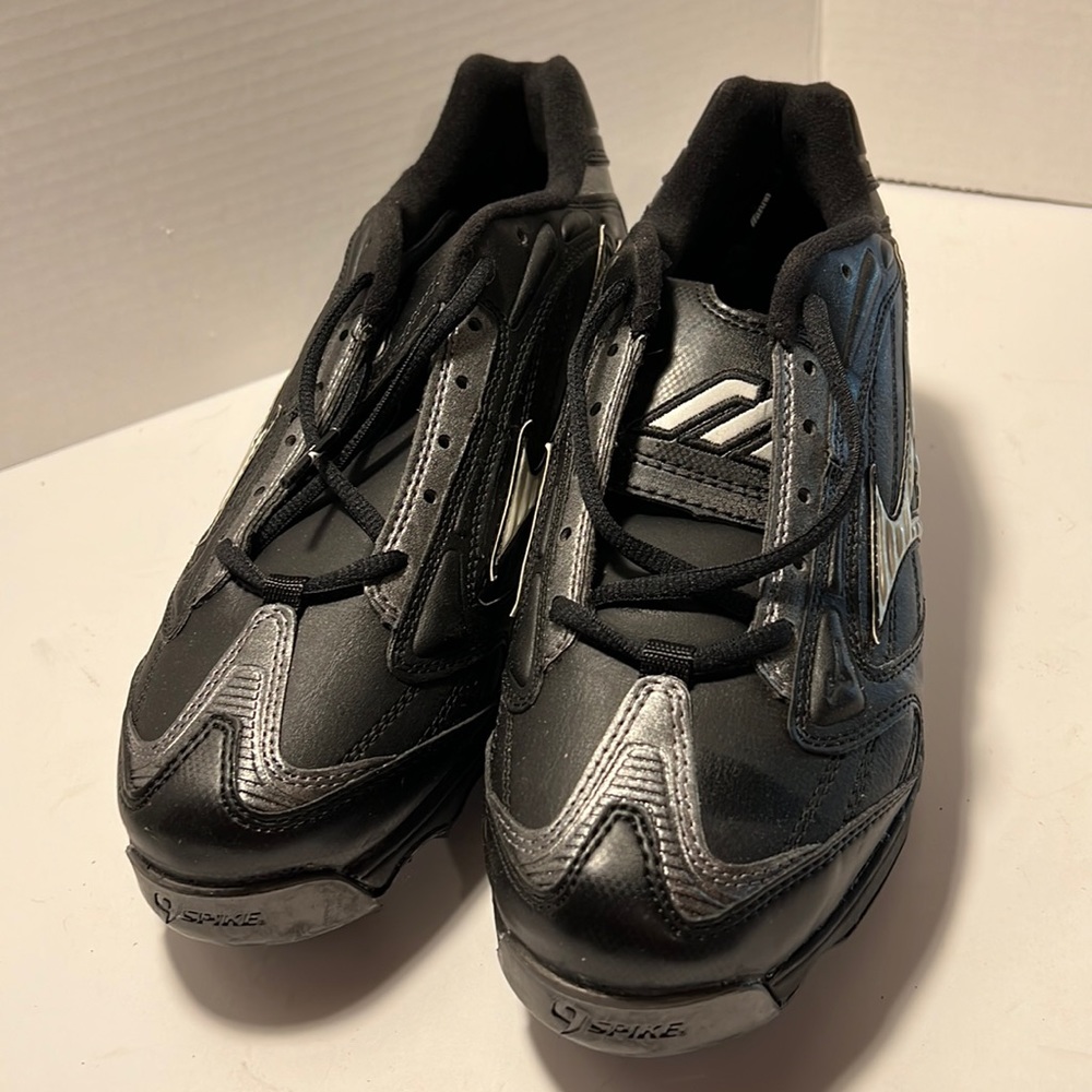 EUC Mizuno 9-Spike Advanced Franchise G3 size 8.5 damaged box‎